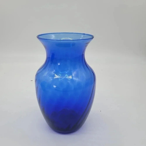 Vintage Cobalt Blue Glass Flower 8" Tall Vase Home Decor R8 - Picture 8 of 8